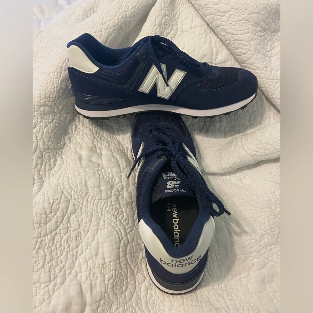 New Balance 574 Men's Navy Blue and White Classic Sneakers - Picture 2 of 8
